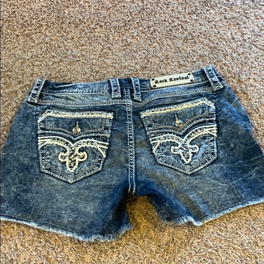 NWOT Rock Revival shorts size 32